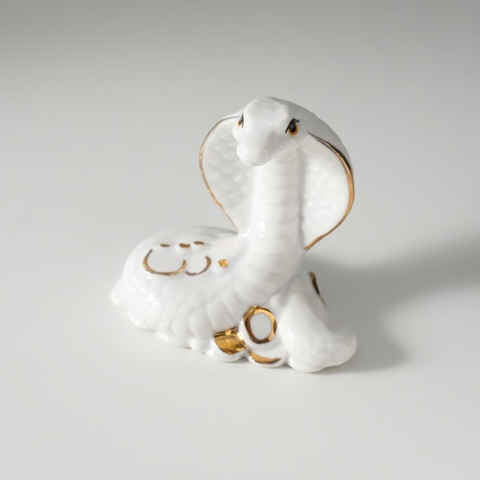 Сувенир керамика Сувенир керамика "Белая кобра с горкой монет" с золотом 4,5х8х7,5 см