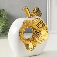 Сувенир керамика "Срез яблока" белый с золотом 11х18х22 см Сувенир керамика "Срез яблока" белый с золотом 11х18х22 см