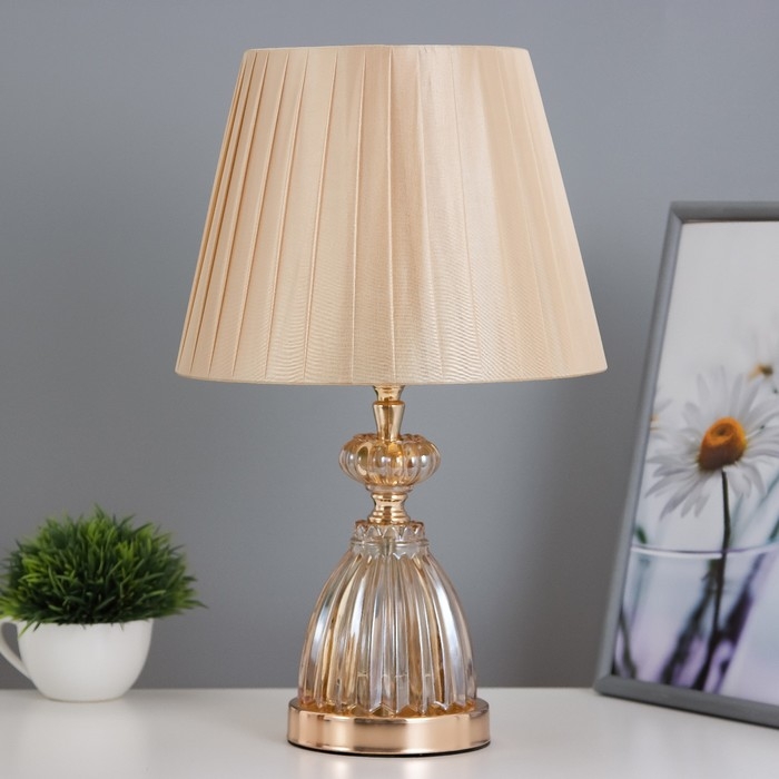 Лампа настольная с подсветкой Лампа настольная с подсветкой "Яна" 1x60Вт E27 золото 25х25х43 см RISALUX