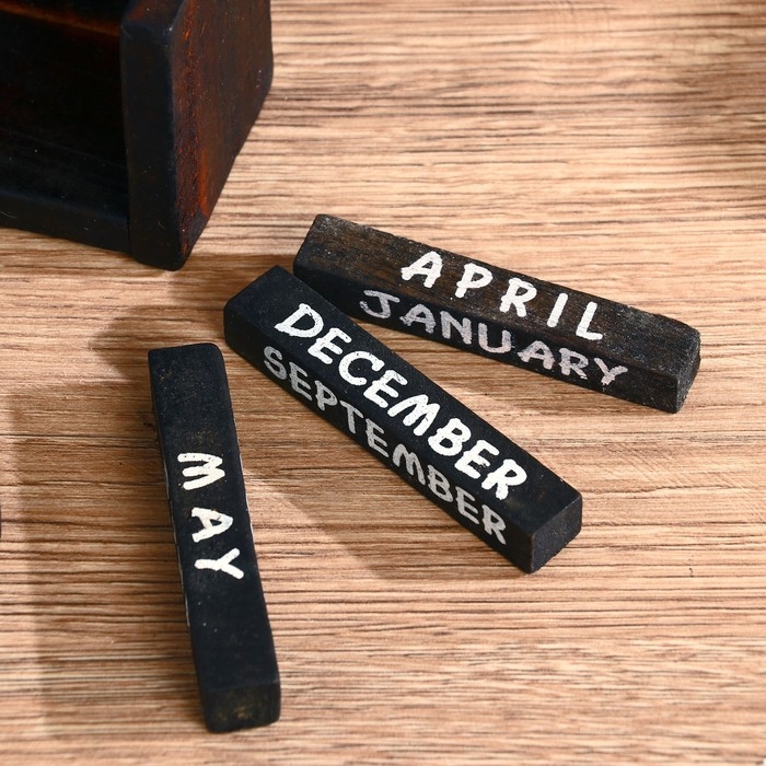 Сувенир календарь «Абориген с компьютером», 15×11×10 см, дерево Сувенир календарь «Абориген с компьютером», 15×11×10 см, дерево