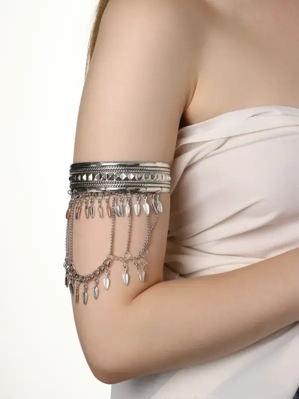 Браслет обод на предплечье &laquo;Перья&raquo;, d=6 см, цвет серебро