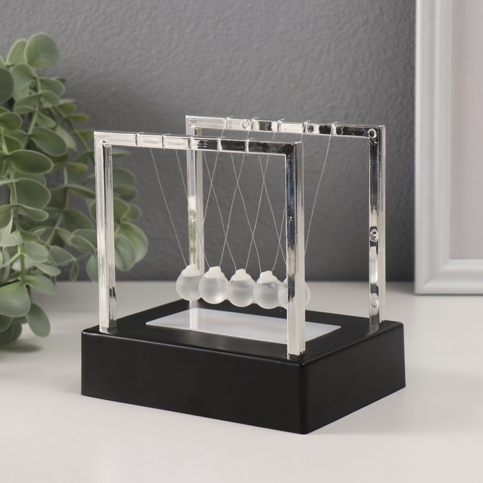 Маятник Маятник "Светящиеся шары" 5 диодов МИКС 12х12х9 см