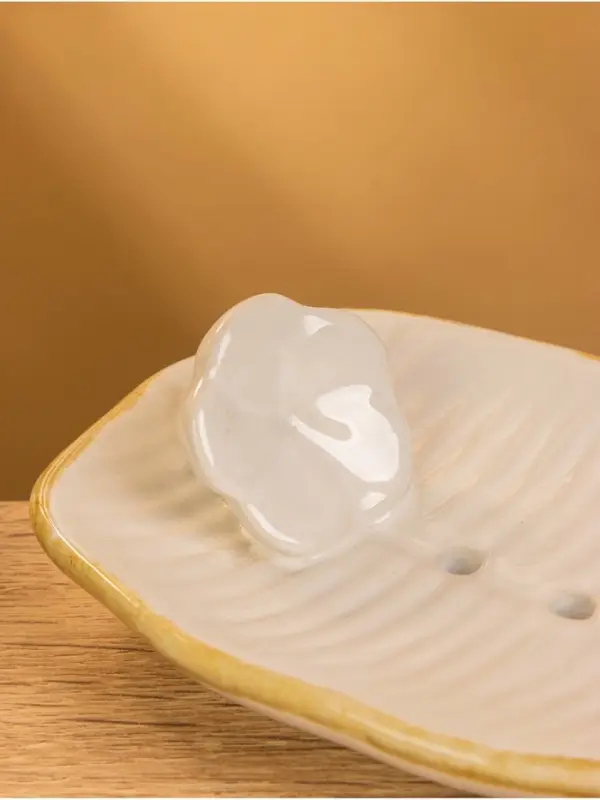 Мыльница &laquo;Флора&raquo;, 14&times;9.5&times;4 см, керамика, бежево-белая