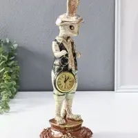 Сувенир полистоун "Зайчик в кепке с часами" 12,5х12,5х35 см