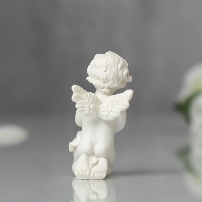 Сувенир полистоун Сувенир полистоун "Ангелочек с крестиком" 6х3х2,8 см