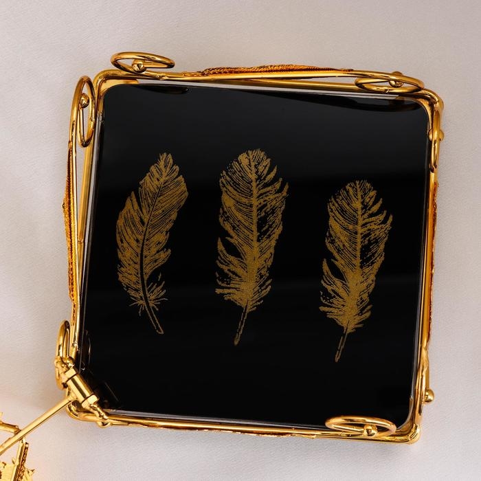 Салфетница «Перо», 17×17×6 см, цвет металла золотой Салфетница «Перо», 17×17×6 см, цвет металла золотой