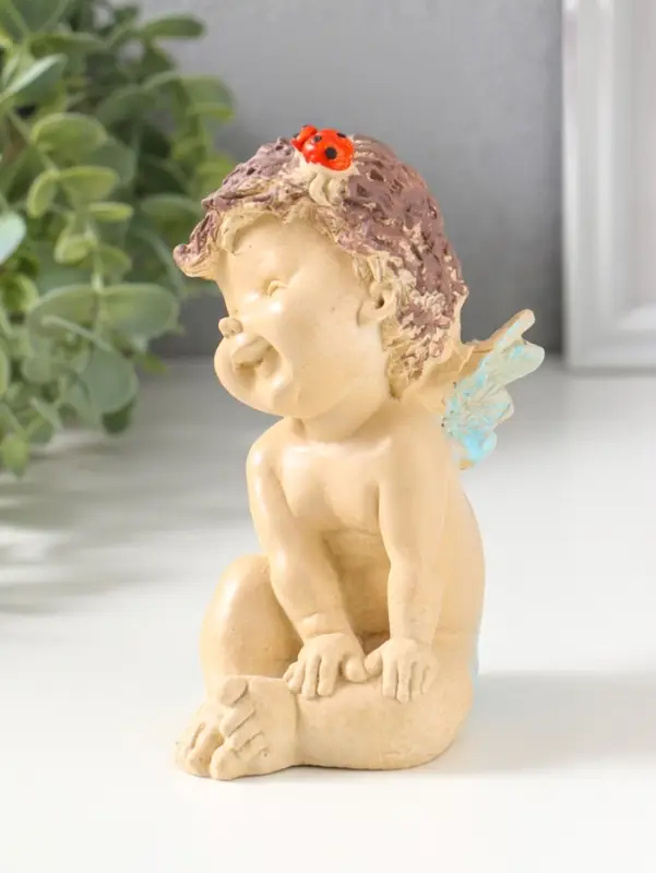 Фигурка полистоун &laquo;Ангелочек с божьей коровкой&raquo;, цветной, 9&times;7&times;15 см