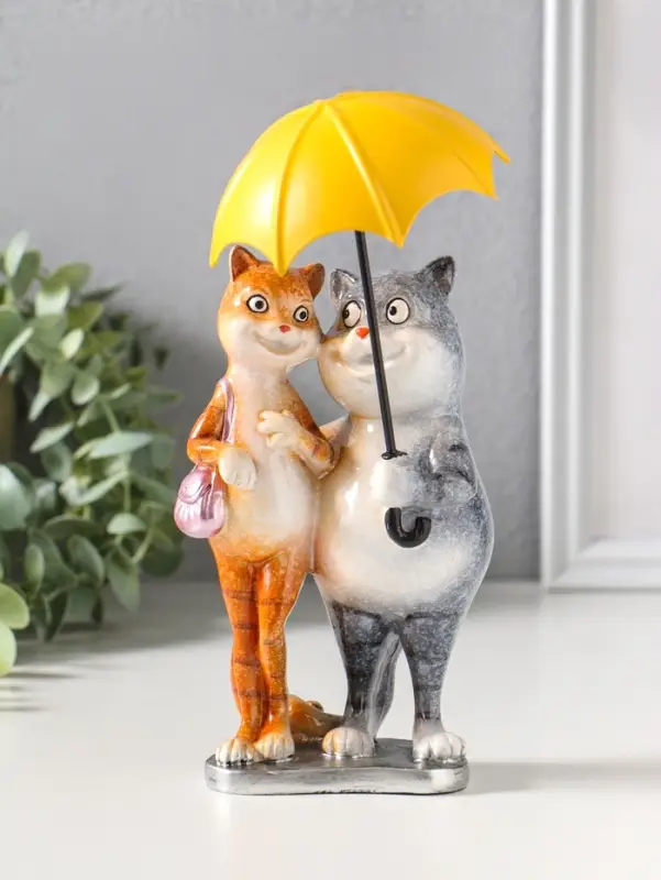 Фигурка полистоун лак &laquo;Котики. Прогулка под зонтом&raquo;, 21.5&times;10&times;11.2 см