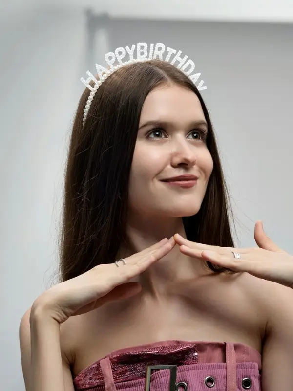 Ободок "Happy birthday" жемчужный