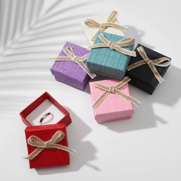 Коробочка подарочная под кольцо/серьги «Текстиль» яркий, 5×5 (размер полезной части 4.5×4.5 см), чёрная, вставка белая