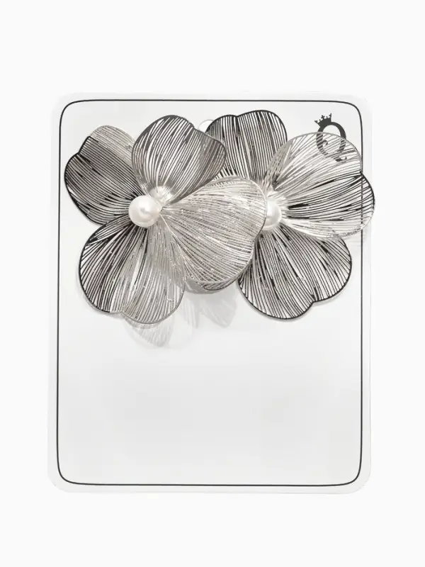 Серьги с жемчугом &laquo;Цветы&raquo;, лёгкие, белые в серебре