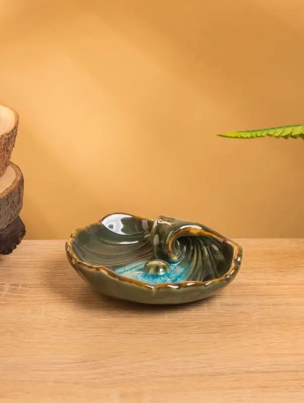 Подставка под благовония  Подставка под благовония "Раковина с жемчужиной" керамика, цв. зелёный, 9х10,5х2 см