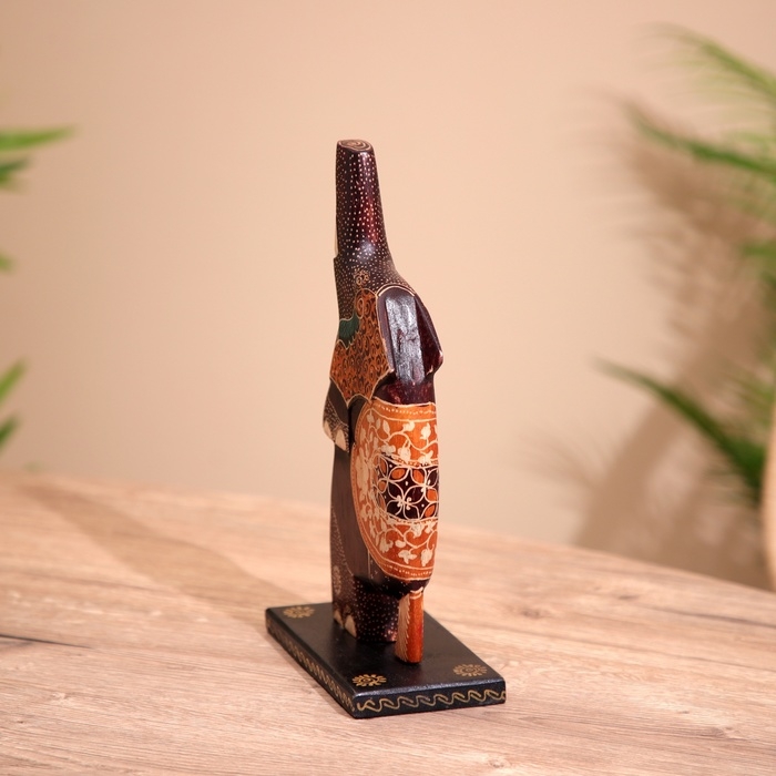 Сувенир Сувенир "Слон" на подставке, батик, дерево 25 см