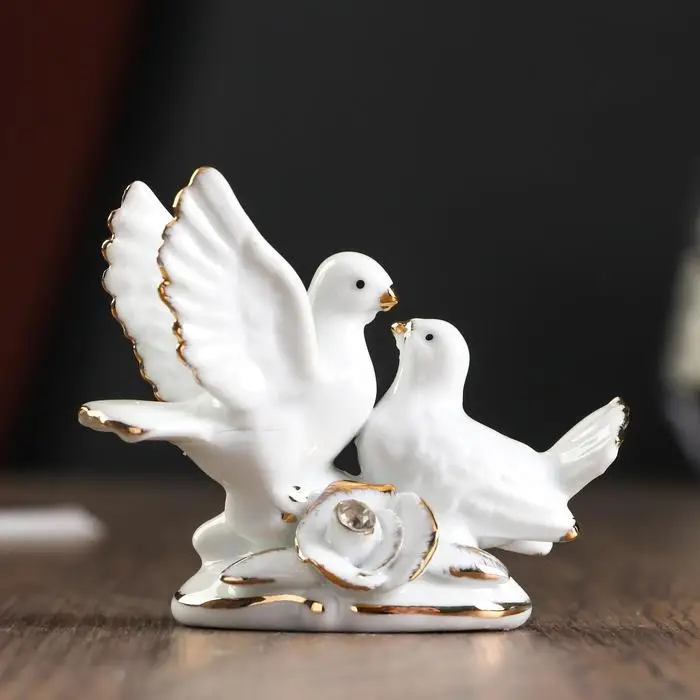 Сувенир "2 голубка с розой" белые со стразой мини 6,7х9,2х3 см