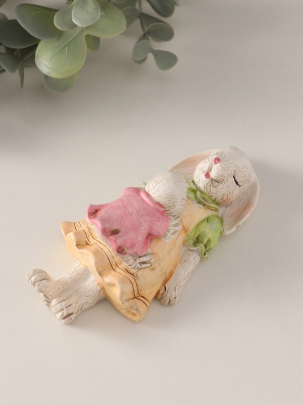 Сувенир полистоун  Сувенир полистоун "Зайка и цыплёнок - здоровый сон" 11х5х4 см