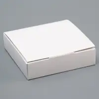 Коробка для 9 конфет, белая с откидной крышкой, 13.7&times;13.7&times;3.5 см