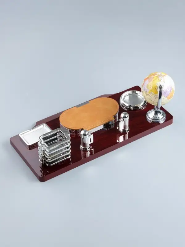 Набор настольный, органайзер 7 в 1, часы, лок для бумаги, визитница, глобус, подставка для печати, карандашница, 40&times;20&times;17, МИКС