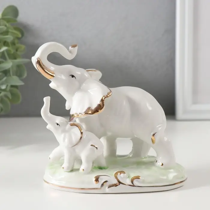 Фигурка керамика &laquo;Прогулка слона и слонёнка&raquo;, белый с золотом, 12.2&times;12.7&times;7.2 см