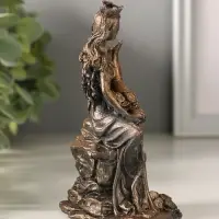 Статуэтка "Богиня с рогом изобилия" 13х8х4 см, бронза винтаж