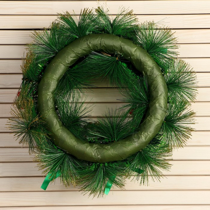 Венок новогодний d-30 см  Венок новогодний d-30 см "Лесная тайна"