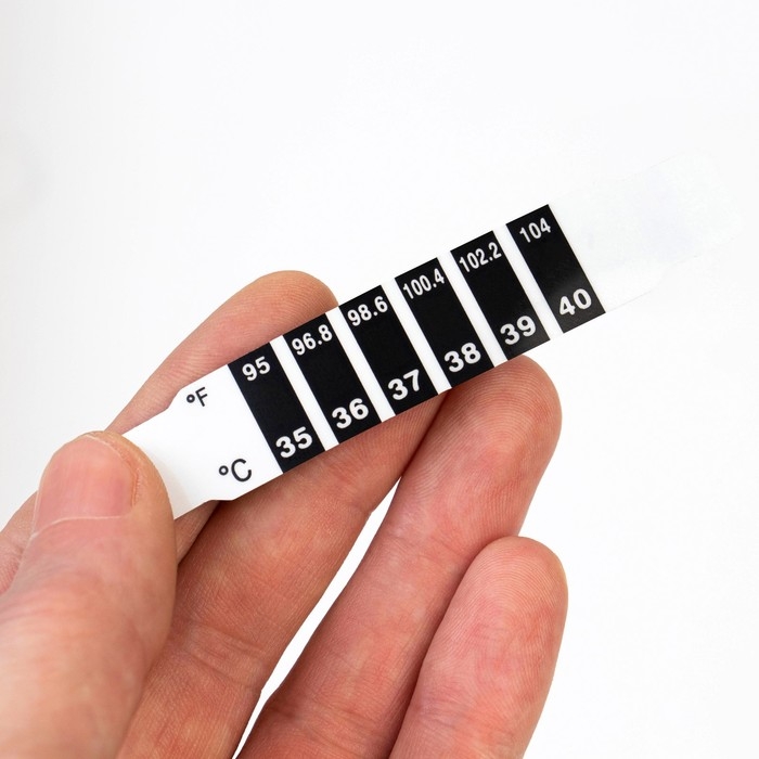 Детский термометр - наклейка налобный  35°- 40° Детский термометр - наклейка налобный  35°- 40°