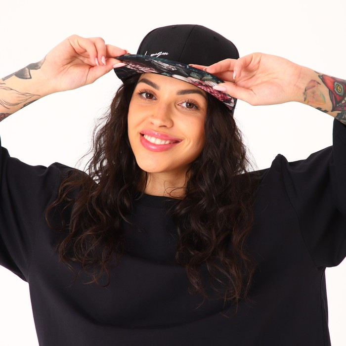 Кепка женская с прямым козырьком Be unique, цвет чёрный р-р 56