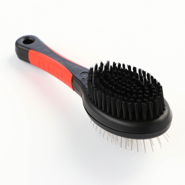 Щётка-расчёска двухсторонняя овальная, 21,5 х 6,5 см, нескользящая ручка, чёрно-красная Щётка-расчёска двухсторонняя овальная, 21,5 х 6,5 см, нескользящая ручка, чёрно-красная