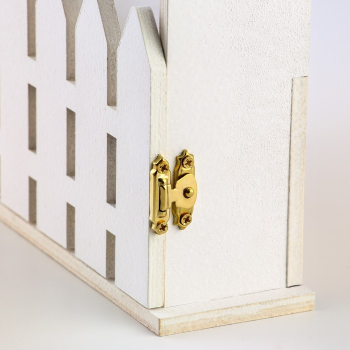 Ключница настенная «Белая», 22,5 х 30,5 х 5,7 см. Ключница настенная «Белая», 22,5 х 30,5 х 5,7 см.