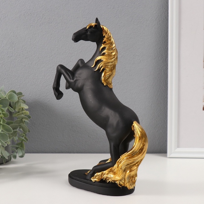 Сувенир полистоун Сувенир полистоун "Конь чёрный с золотой гривой" 6,7х19,5х28 см