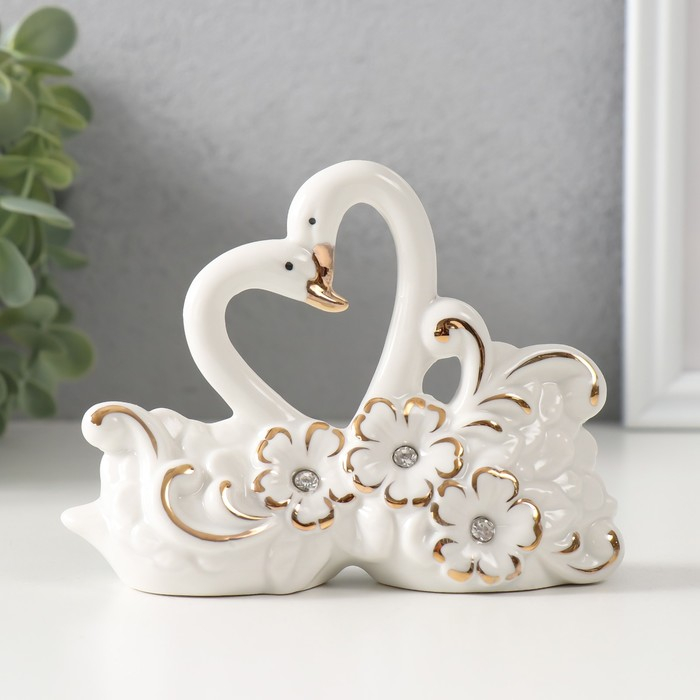 Сувенир керамика Сувенир керамика "Лебеди в цветах" белый, со стразами, 10х13,4х4,2 см