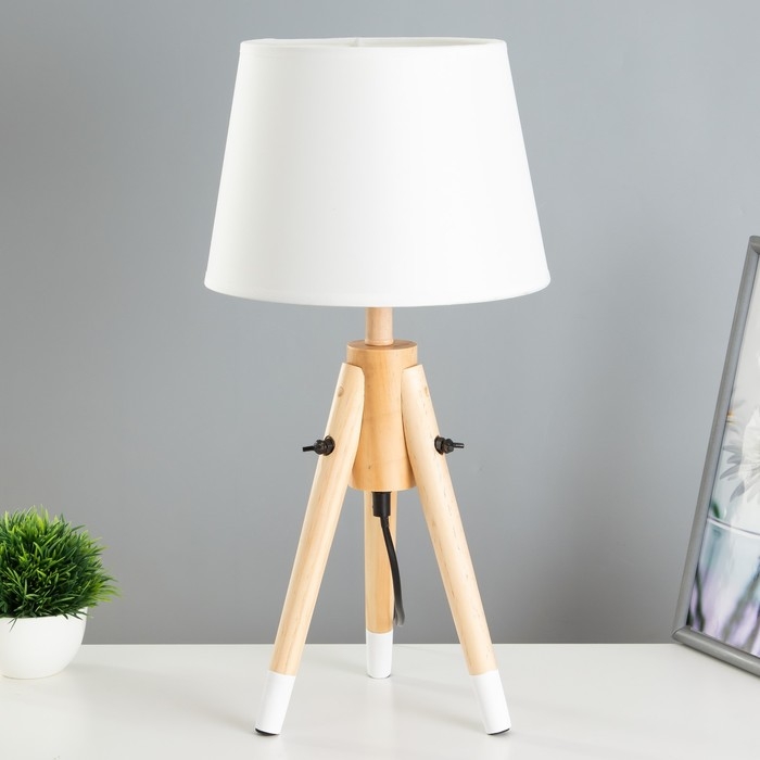 Настольная лампа "Алсен" Е27 белый 24х24х48 см