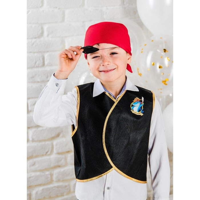 Карнавальный костюм «Морской разбойник», жилетка, наглазник, термонаклейка, бандана Карнавальный костюм «Морской разбойник», жилетка, наглазник, термонаклейка, бандана
