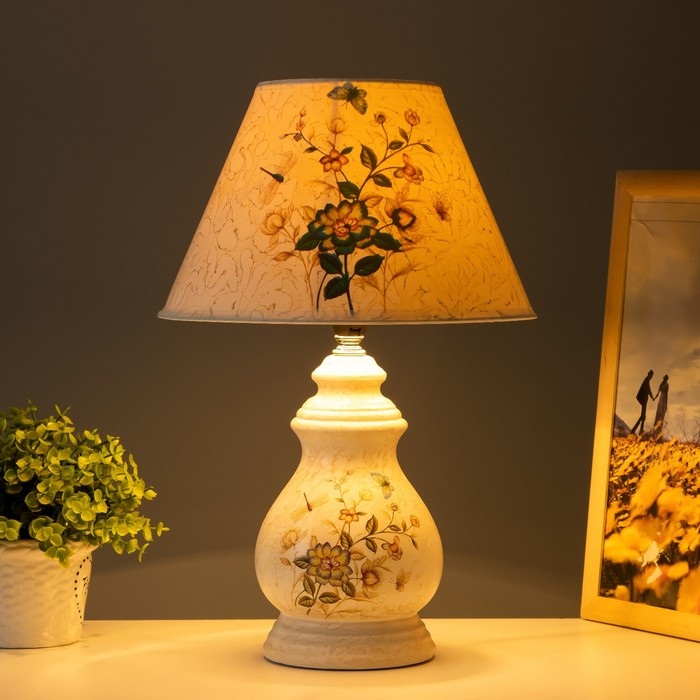 Светильник настольный  Светильник настольный "Букет полей" 1х40Вт E14 24,5х24,5х39см RISALUX