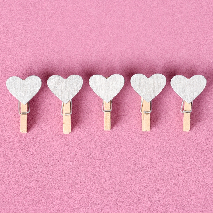 Набор декоративных прищепок «Сердечки», серебряного цвета, набор 50 шт. Набор декоративных прищепок «Сердечки», серебряного цвета, набор 50 шт.