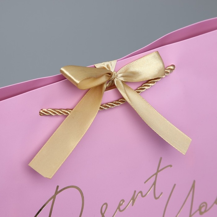 Пакет подарочный, упаковка, «Present», 30 х 27.5 х 12 см Пакет подарочный, упаковка, «Present», 30 х 27.5 х 12 см