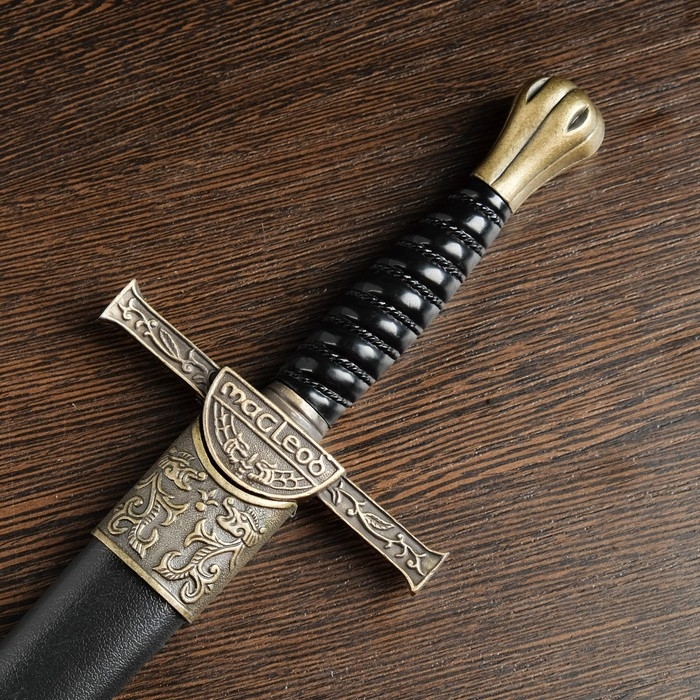 Кортик, витая рукоятка, на ножнах голова дракона, 35 см Кортик, витая рукоятка, на ножнах голова дракона, 35 см