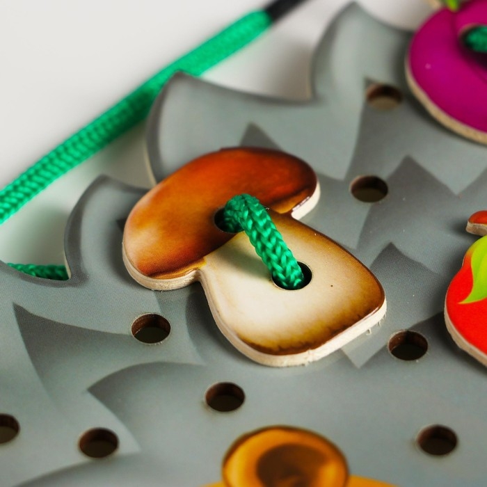 Шнуровка фигурная «Ёжик на ножках» Шнуровка фигурная «Ёжик на ножках»