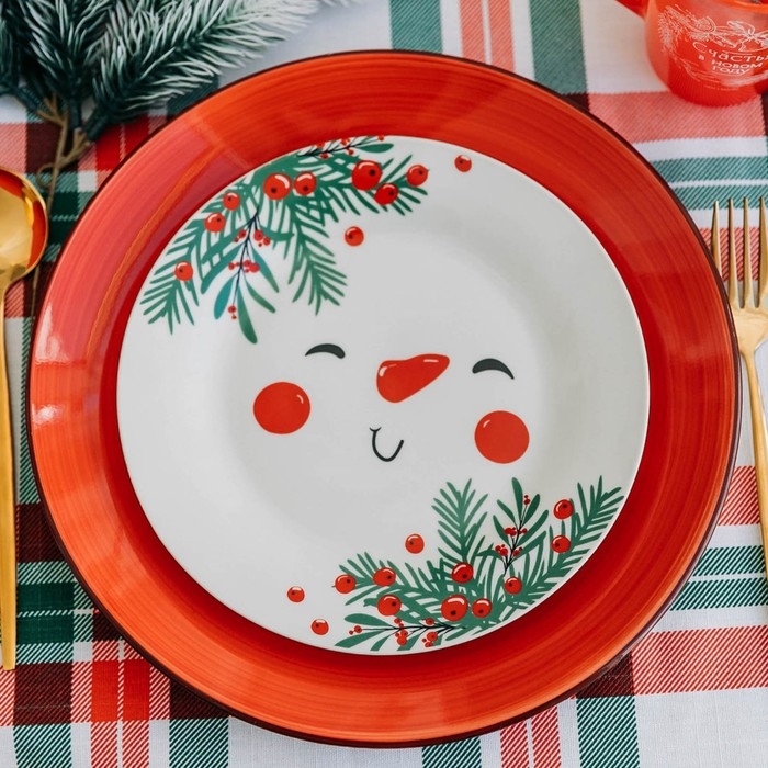 Новый год. Тарелка керамическая «Снеговик Зимка», 20 см Новый год. Тарелка керамическая «Снеговик Зимка», 20 см