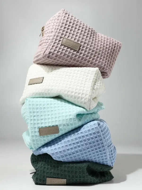 Косметичка женская на молнии TEXTURA, объёмная, средний размер, мягкая, зелёная