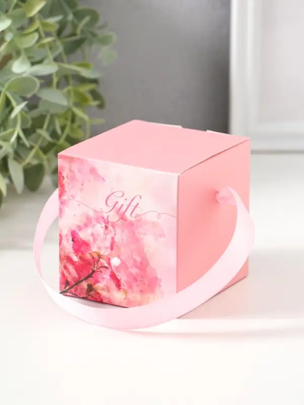 Шкатулка пластик "Роза в футляре" розовая 6,8х6,8х7,5 см