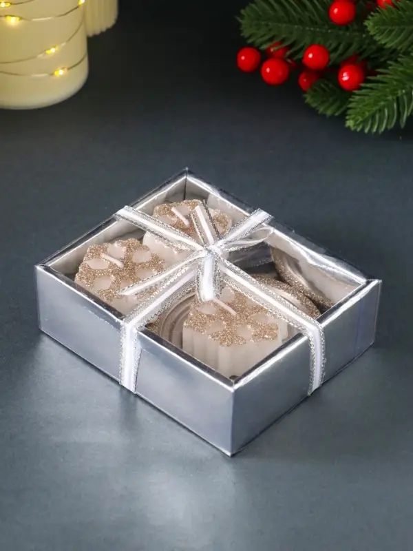 Набор свечей &laquo;Снежинки и подсвечник&raquo;, 3 шт., 12&times;10&times;4 см
