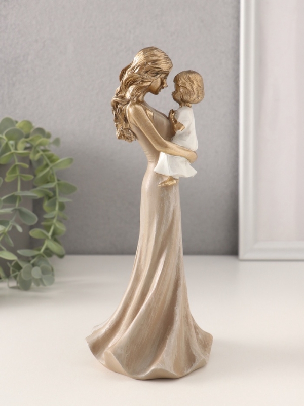 Сувенир полистоун  Сувенир полистоун "Мама держит дочку на руках" 9х8,5х21,5 см