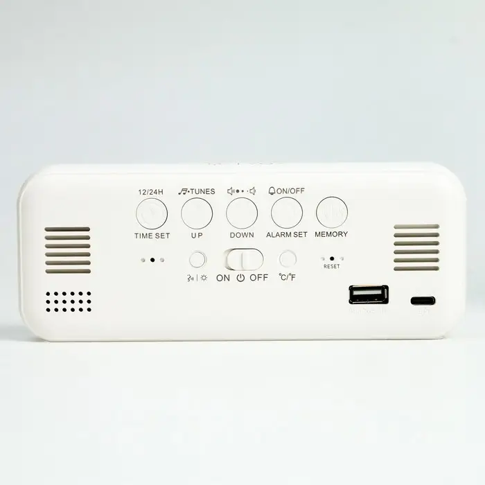 Часы электронные настольные, будильник, на подвесе, 2400 мАч, 3.5&times;7&times;26.5 см