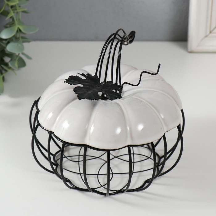 Шкатулка металл, керамика Шкатулка металл, керамика "Тыква с листочком" белая с чёрным 14х14х13 см