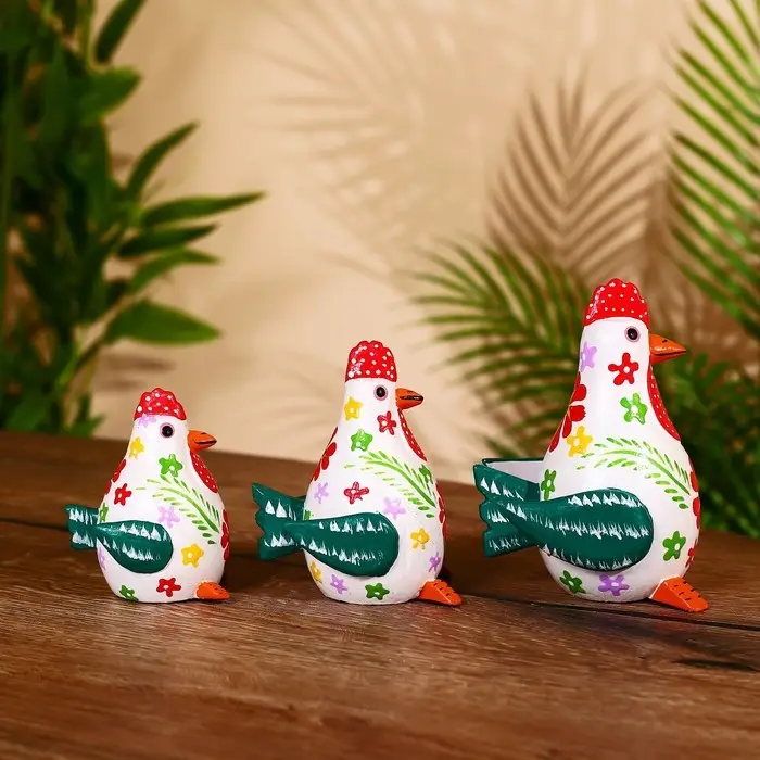 Сувенирный набор "Курочки" дерево 12,10 и 8 см