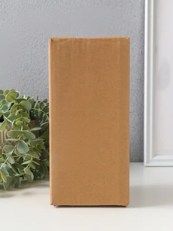 Бюст полистоун "Девушка с золотой розой, в наряде с узорами" чёрный 9х7,5х19,5 см