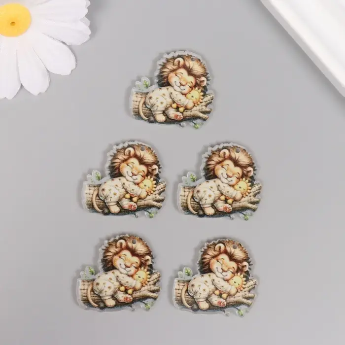 Декор для творчества акрил Декор для творчества акрил "Львёнок в пижамке сладко спит на брёвнышке" 3х3х0,2 см