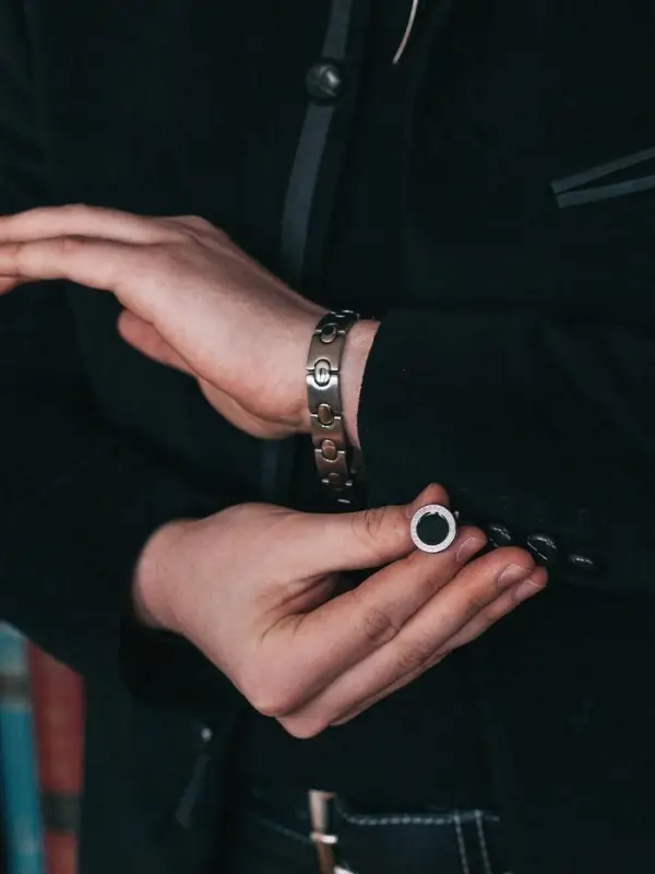 Запонки &laquo;Классика&raquo;, круг с эмалью, окантовка с орнаментом, чёрные, серебре