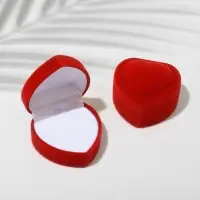 Футляр под кольцо, серьги &laquo;Сердце с рамкой из точек&raquo;, бархатный, 5&times;5 см (&plusmn;0.5 см ), красный
