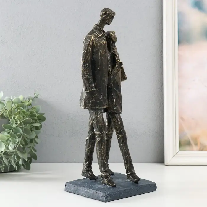 Фигурка полистоун &laquo;Молодая пара&raquo;, под металл, 13.4&times;11.8&times;34 см